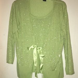 Sleeveless top with quarter sleeve accent